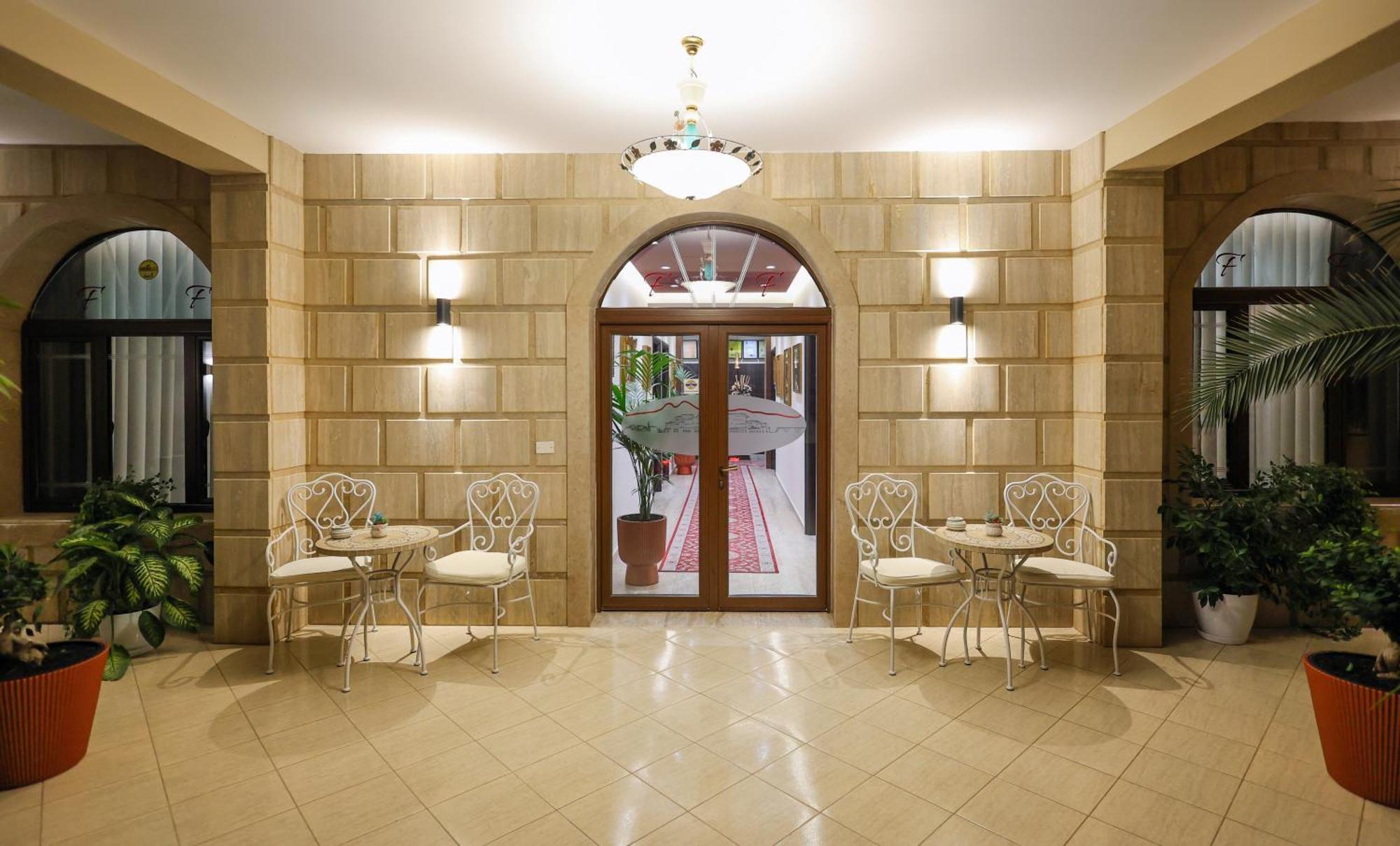 Hotel Mimani Berat Buitenkant foto