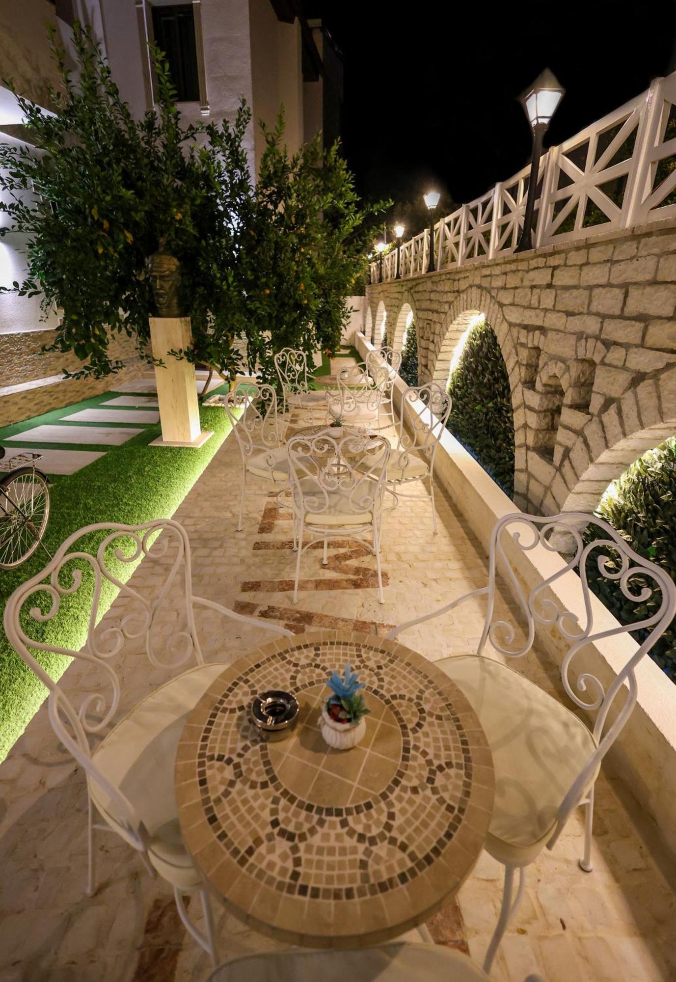 Hotel Mimani Berat Buitenkant foto