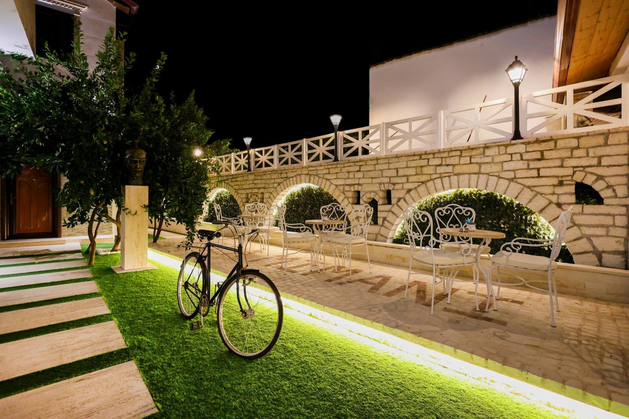 Hotel Mimani Berat Buitenkant foto